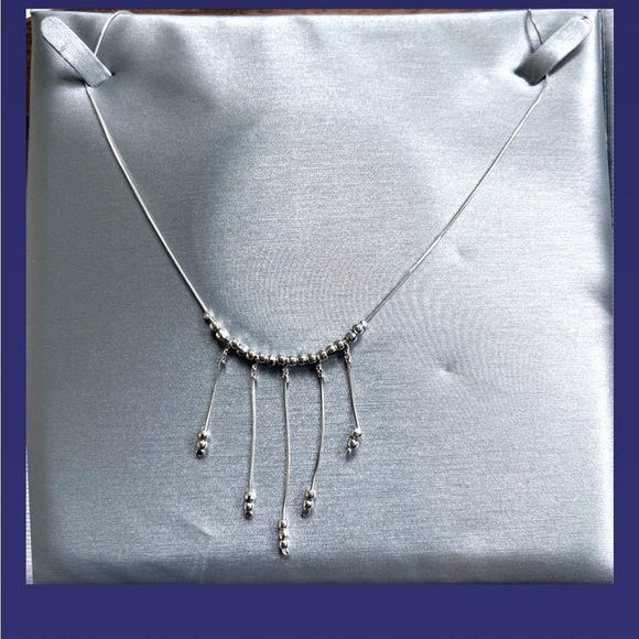 Elegant Silver .925 Necklace and earrings - Picture 1 of 7